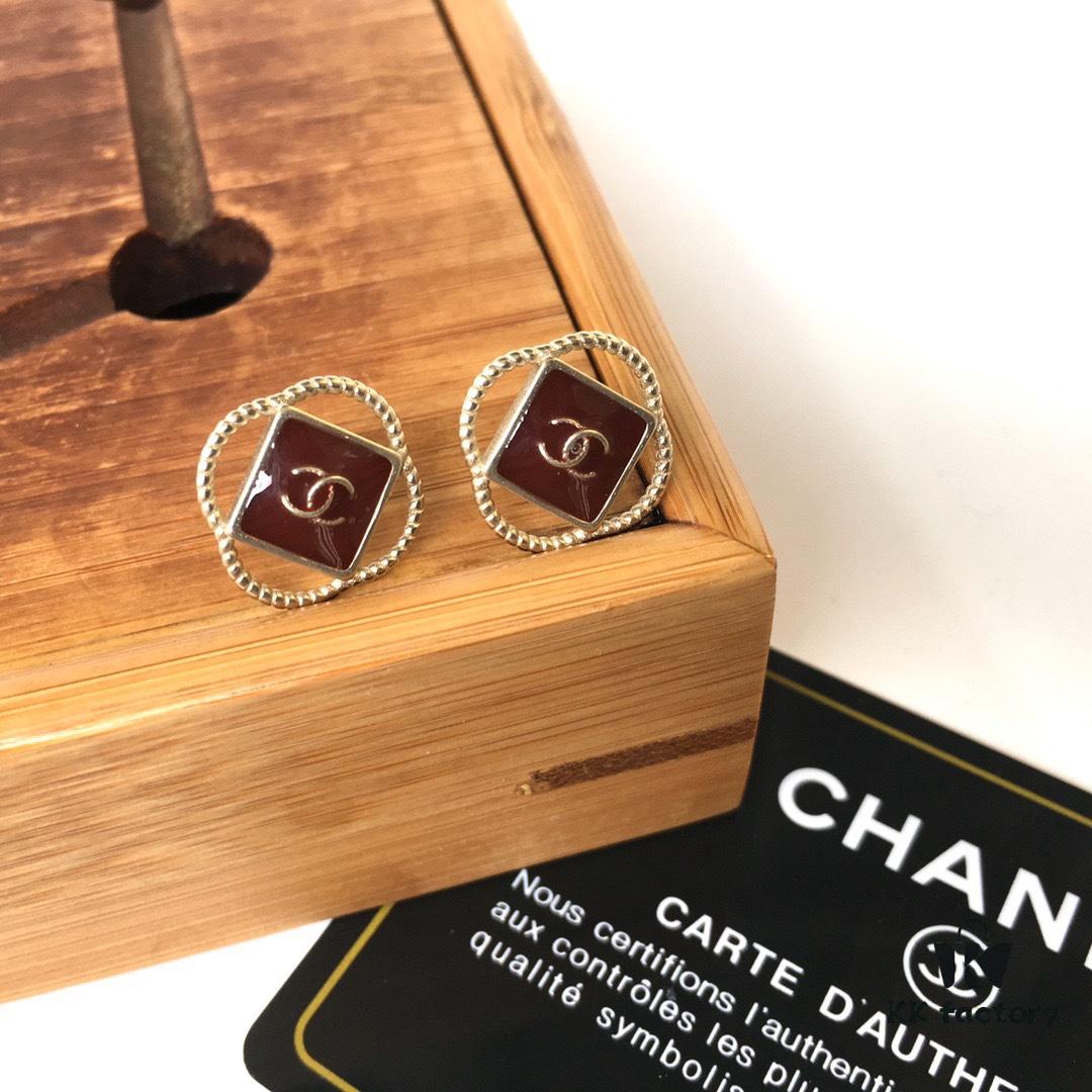 Chanel Classic Stud Earrings 💗 Unique Design, Vintage Style, High-Quality Replica for Weddings and All Occasions