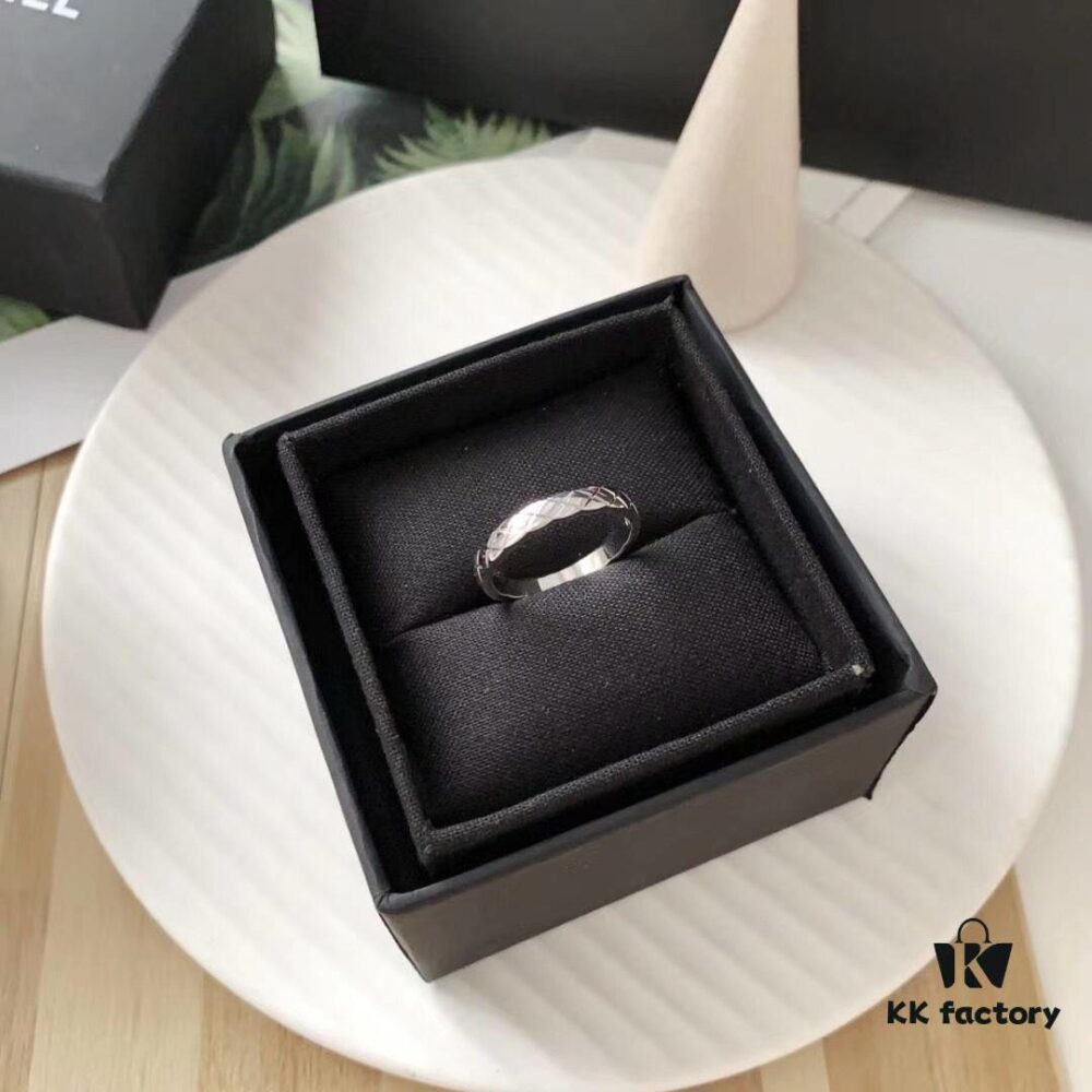Chanel Quilted Smooth Ring Narrow Version, Currently the Hottest Fashion Accessory, Minimalist Style for Perfect Elegance