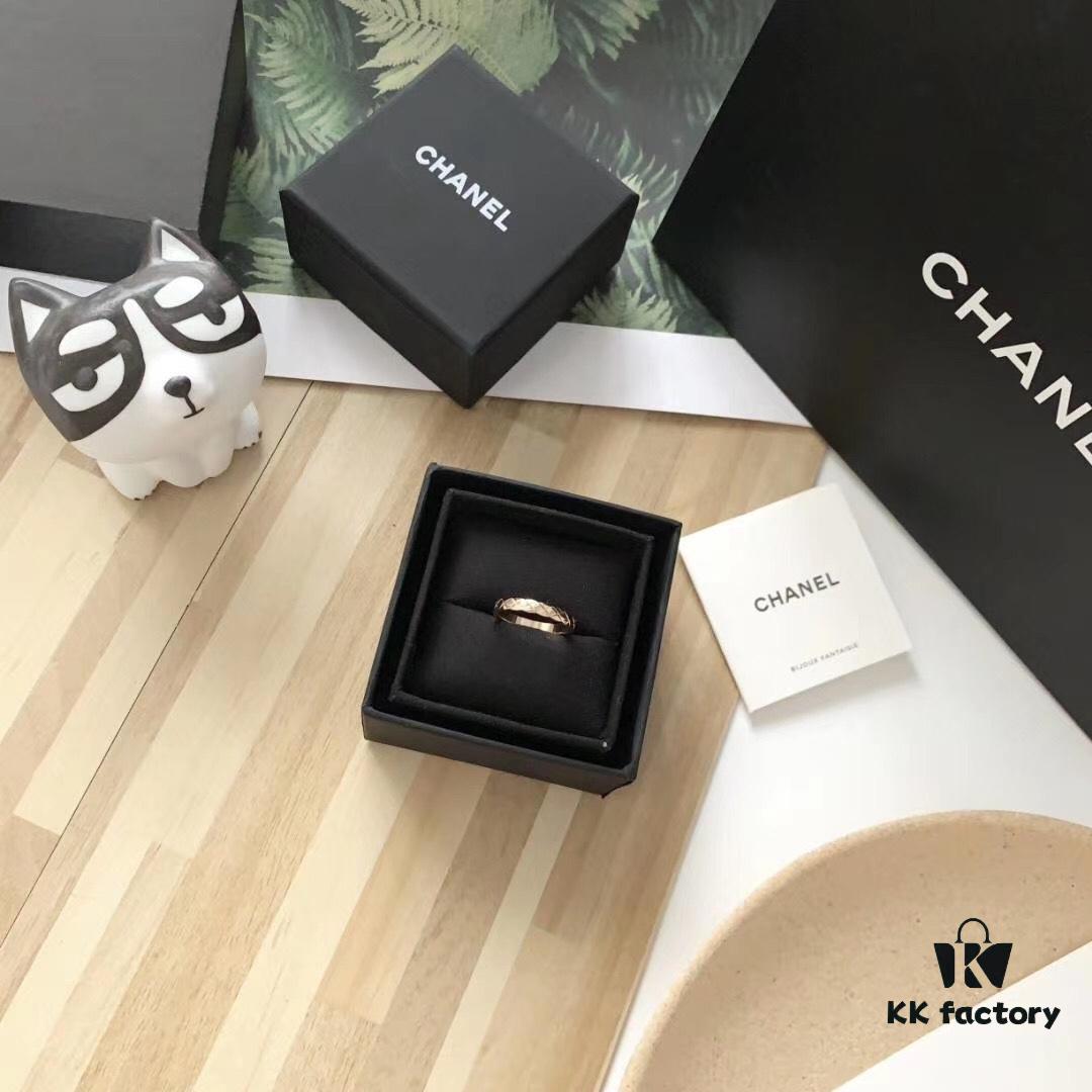 Chanel Quilted Smooth Ring Narrow Version, Currently the Hottest Fashion Accessory, Minimalist Style for Perfect Elegance