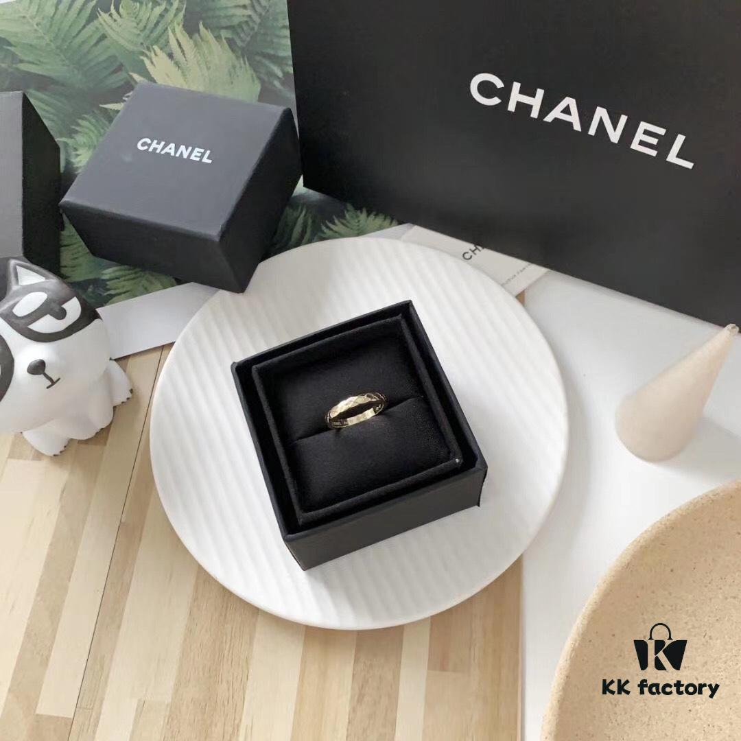 Chanel Quilted Smooth Ring Narrow Version, Currently the Hottest Fashion Accessory, Minimalist Style for Perfect Elegance