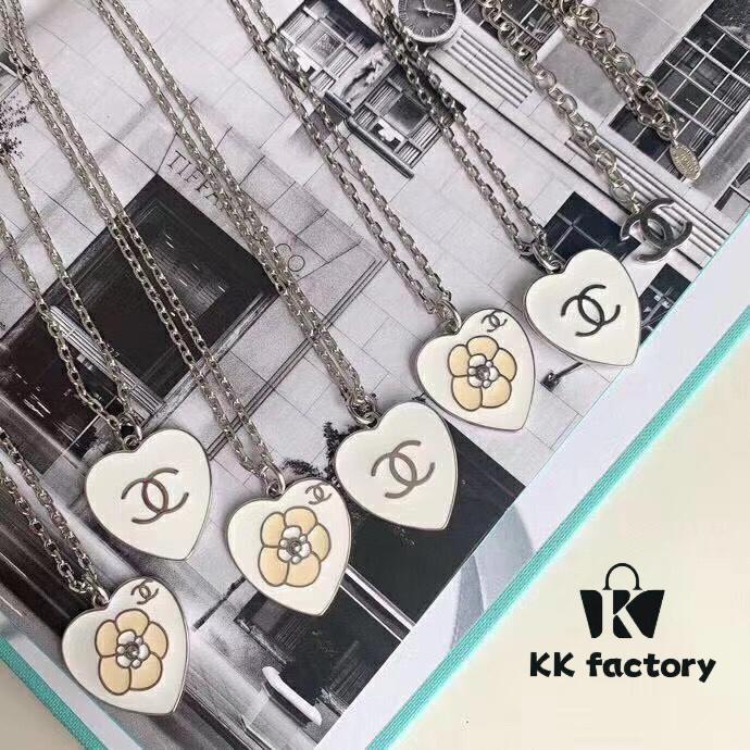 Chanel Camellia Necklace, Cream White Vintage Style with Pearl, Double-Sided Design