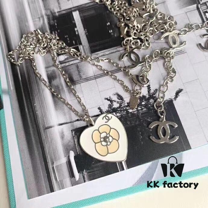 Chanel Camellia Necklace, Cream White Vintage Style with Pearl, Double-Sided Design