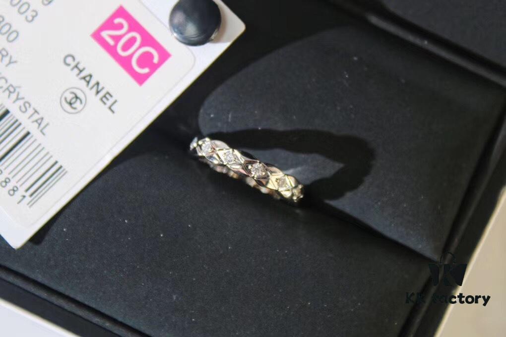 🔥 The Narrowest Version of Chanel Quilted Ring, a Favorite Among Celebrities