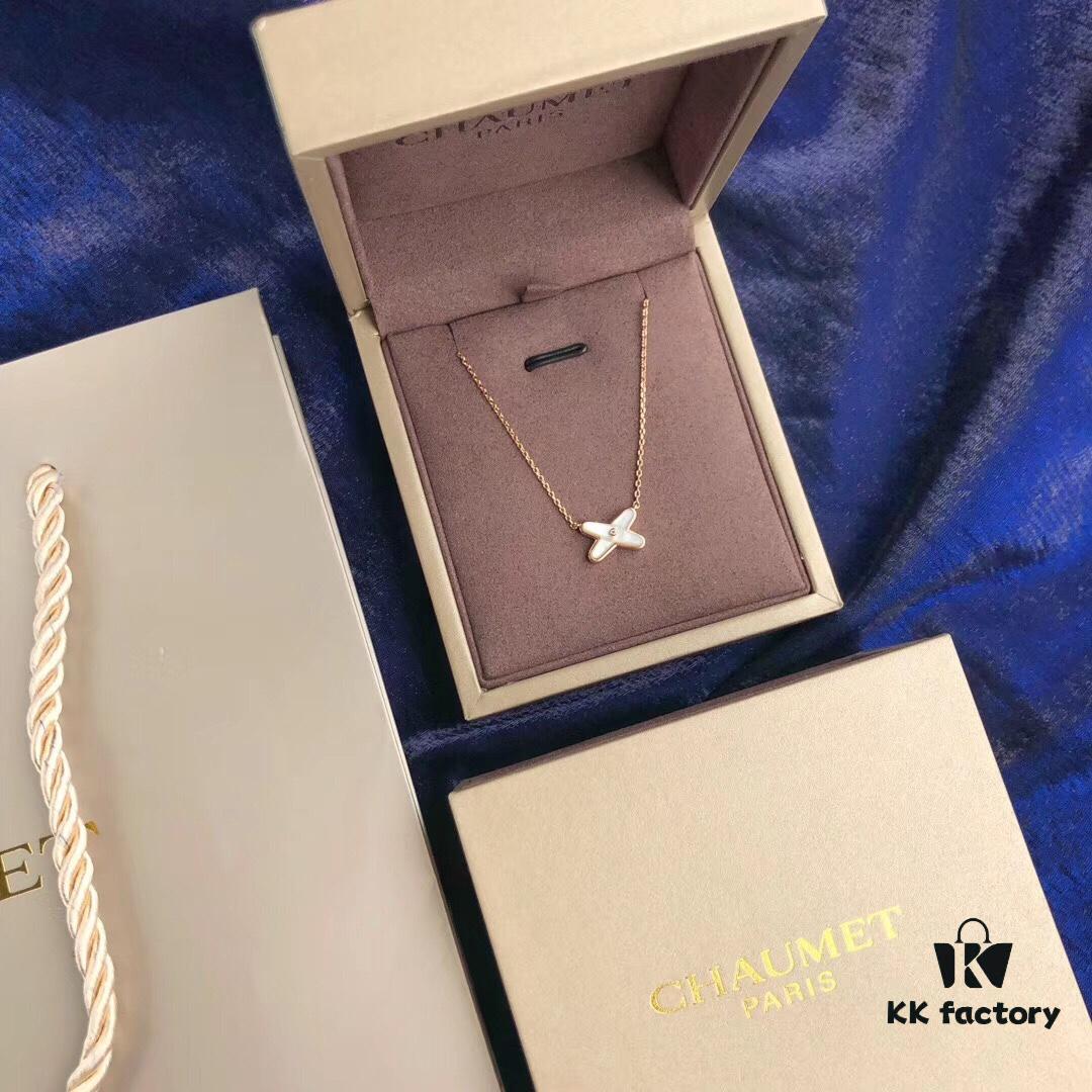 Chaumet Paris X-shaped Jeux de Liens Harmony Necklace in White Mother-of-Pearl and Rose Gold Tone