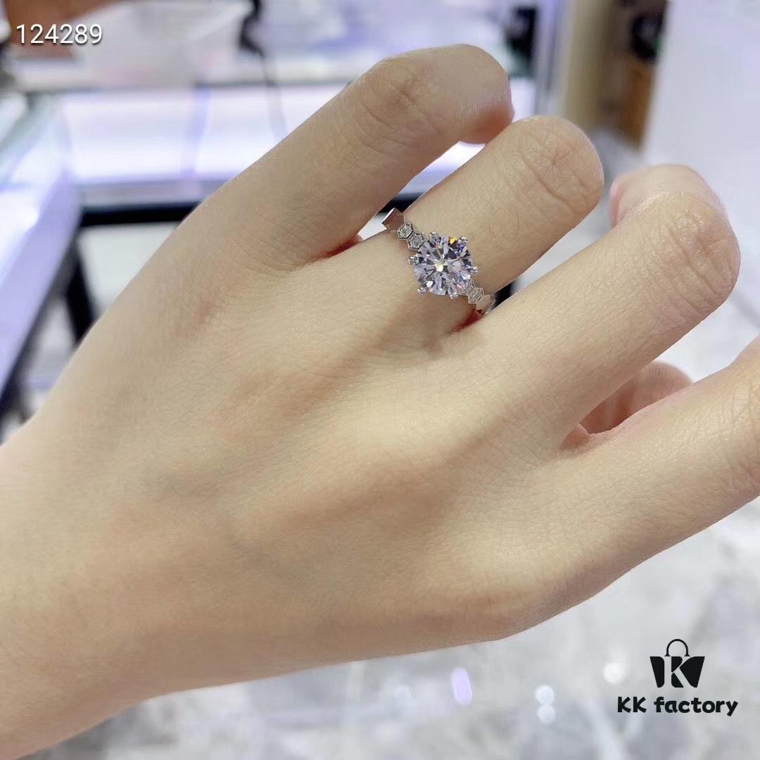 Shangmei Honeycomb Solitaire Ring, Bridal Diamond-Grade Premium Style, Elegant and Beautiful, Radiating Brilliant Sparkle All Around, High-End Custom 925 Sterling Silver Plated with 18K Real Gold, Center Stone Featuring 8-Star 8-Arrow Cut