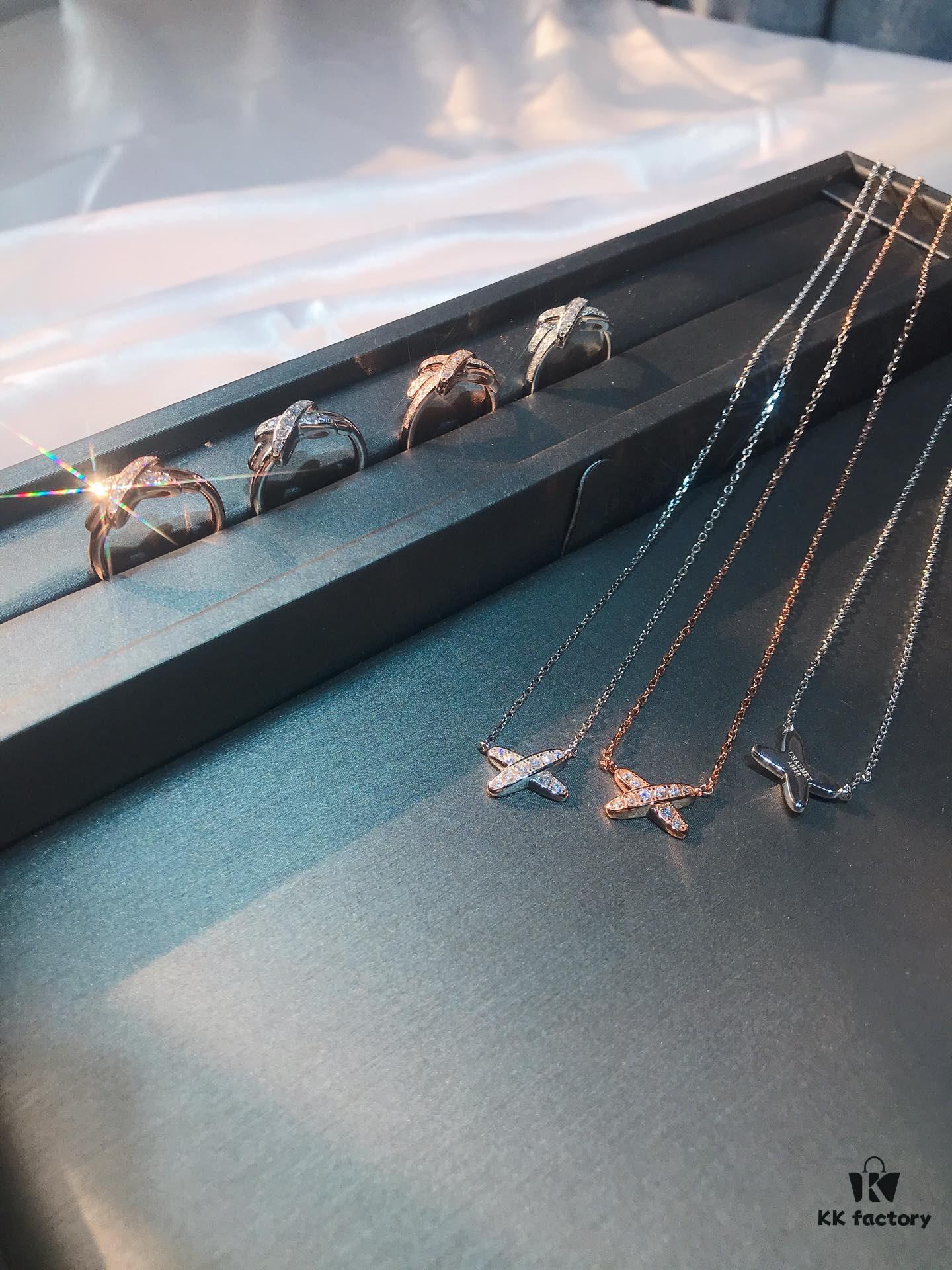 Chaumet Jewelry - Lien Vivant Flat Interlaced Diamond Set