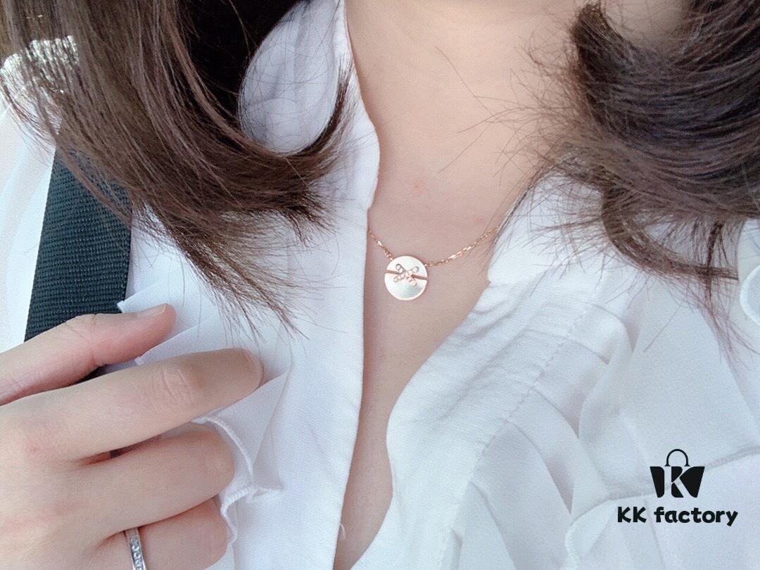 Crossed Mother-of-Pearl Necklace