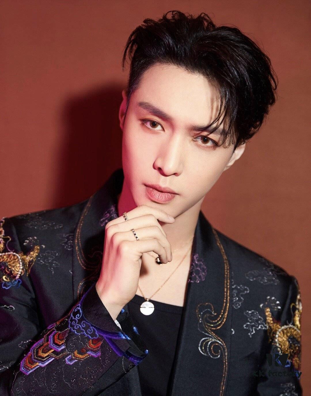 Chaumet Liens Honeycomb Collection Ring – Available in Plain, Half-Diamond, and Full-Diamond Versions