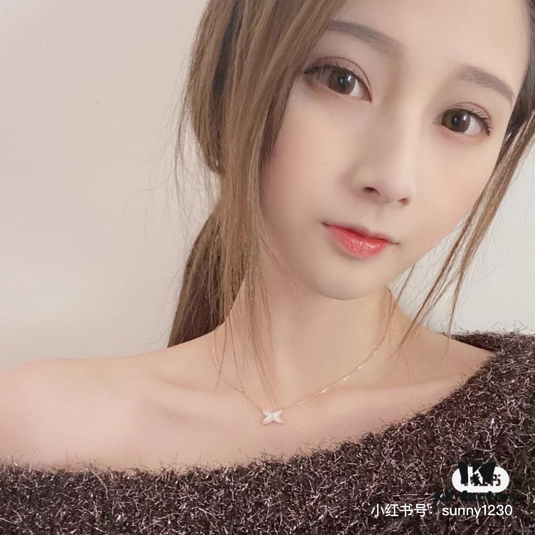 Chaumet Paris Classic Cross, Small and Exquisite Design, Universally Flattering