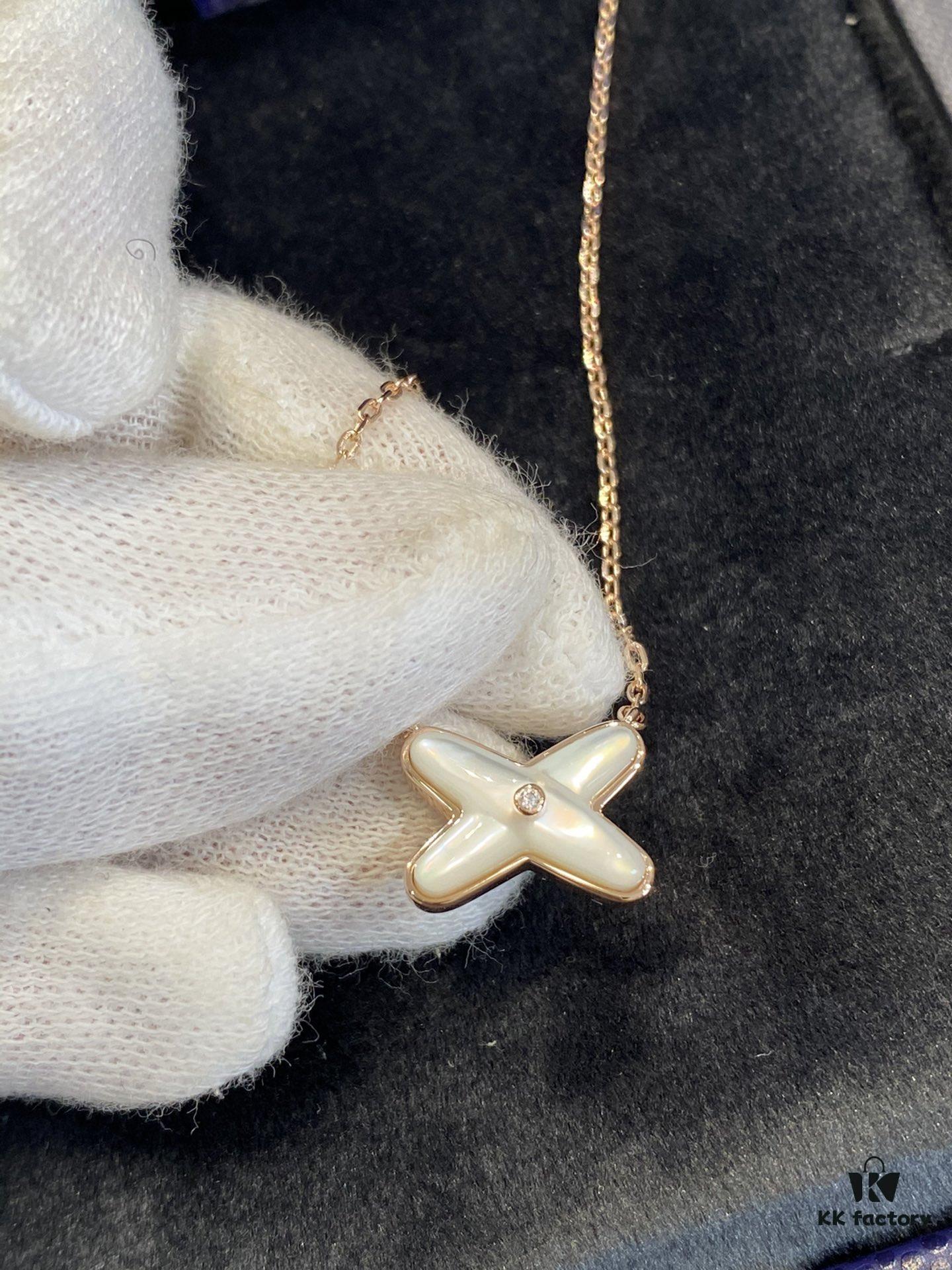 Cross Necklace in Rose Gold with White Shell, Chu Shang Meets Paris Elegance, 37.5-41.5cm, V-Gold Plated Thick Gold Finish, Paired with Natural Deep-Sea White Shell, Exquisitely Crafted on Both Sides, Individually Stone-Cut