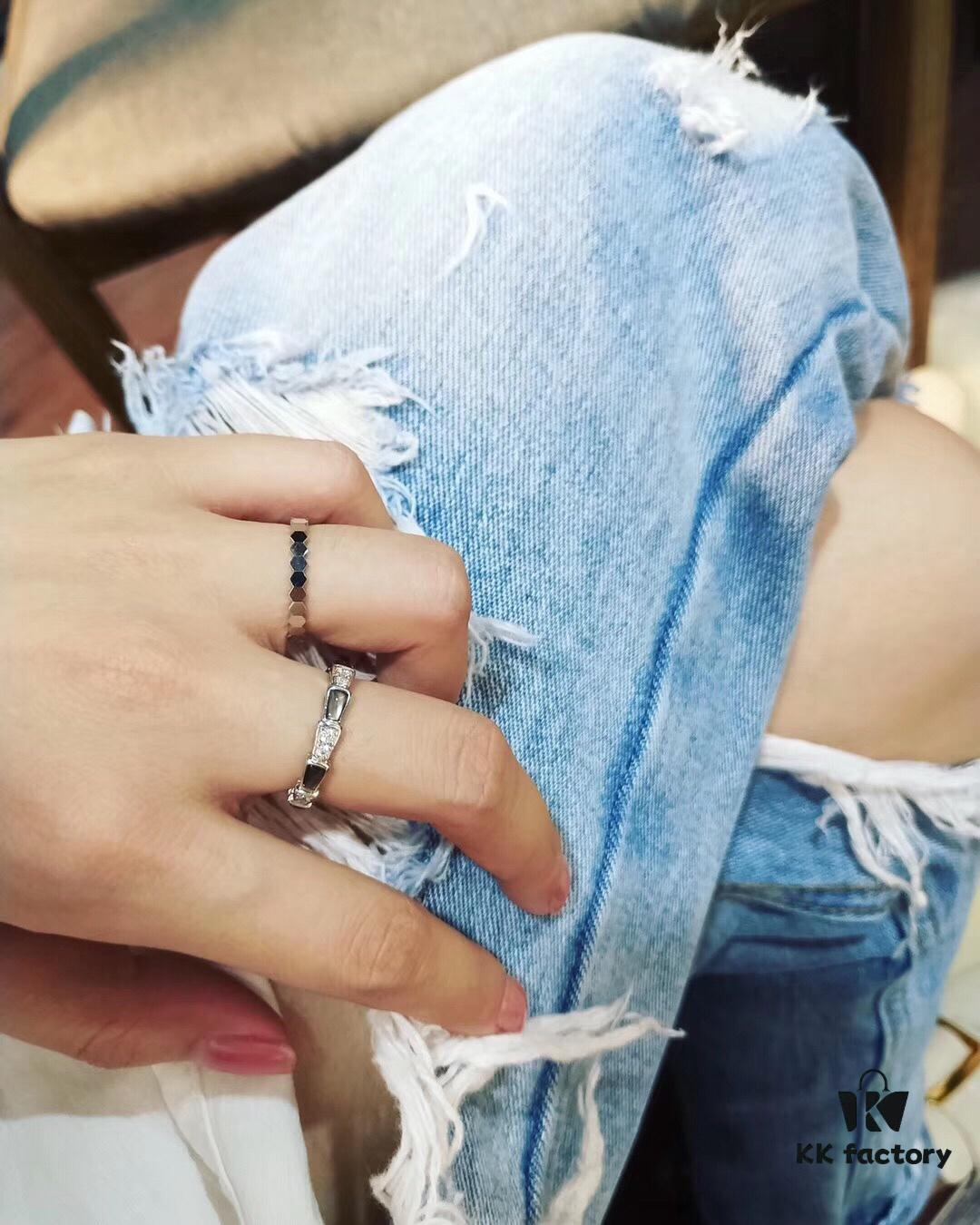 Gray Snake Ring and Honeycomb Ring Couple Set