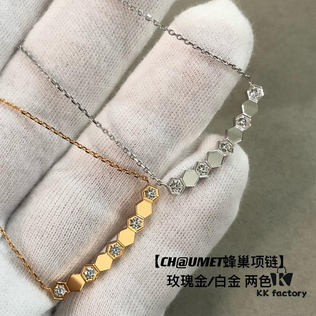 A Deceptively Simple Design with Exceptionally Complex Craftsmanship! Check the Real Images – Every Edge and Corner of the Honeycomb Pattern Is Exquisitely Refined!