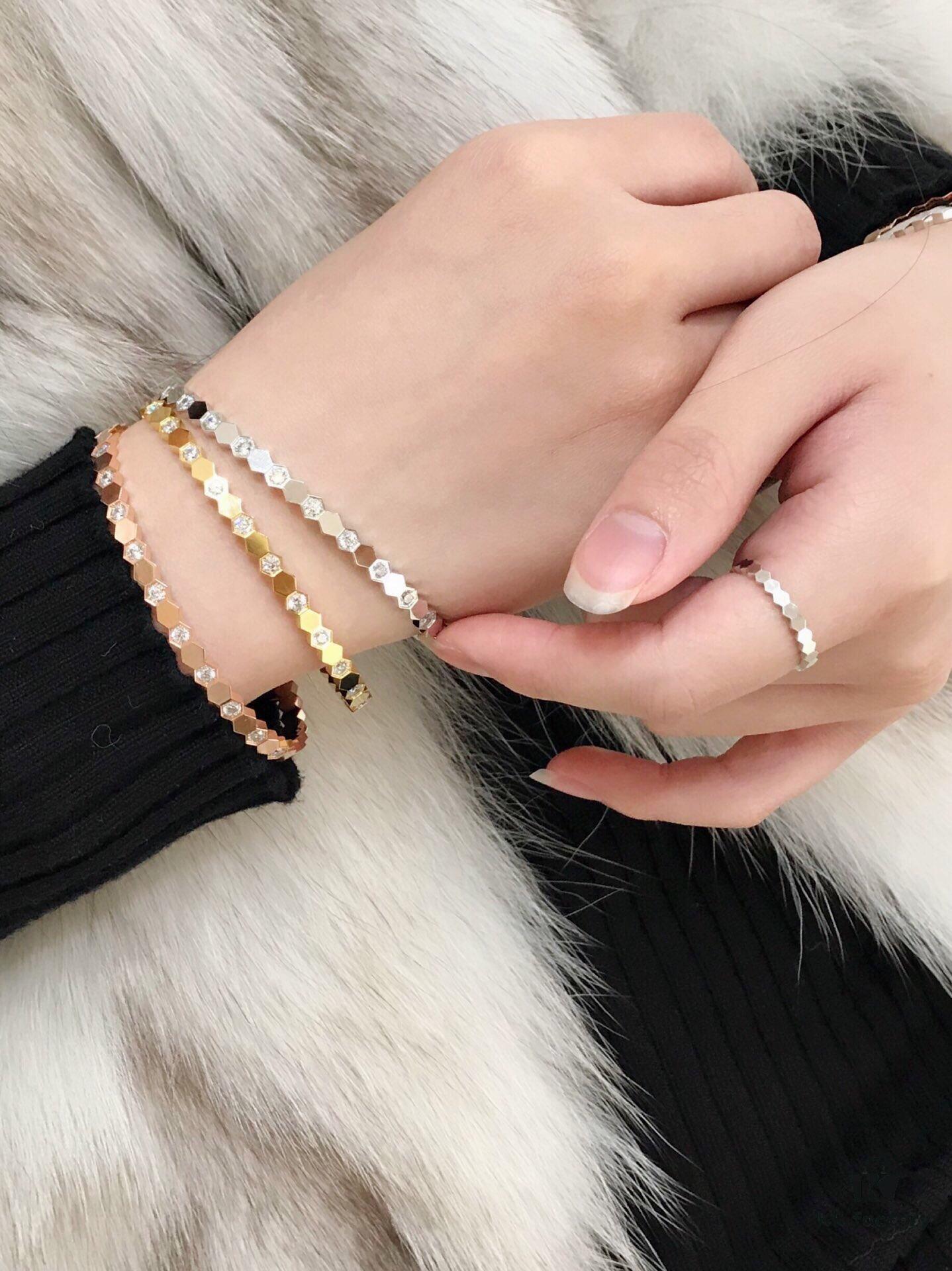 Unparalleled Beauty 💓 Elegant and Exquisite Design Perfect for Layering