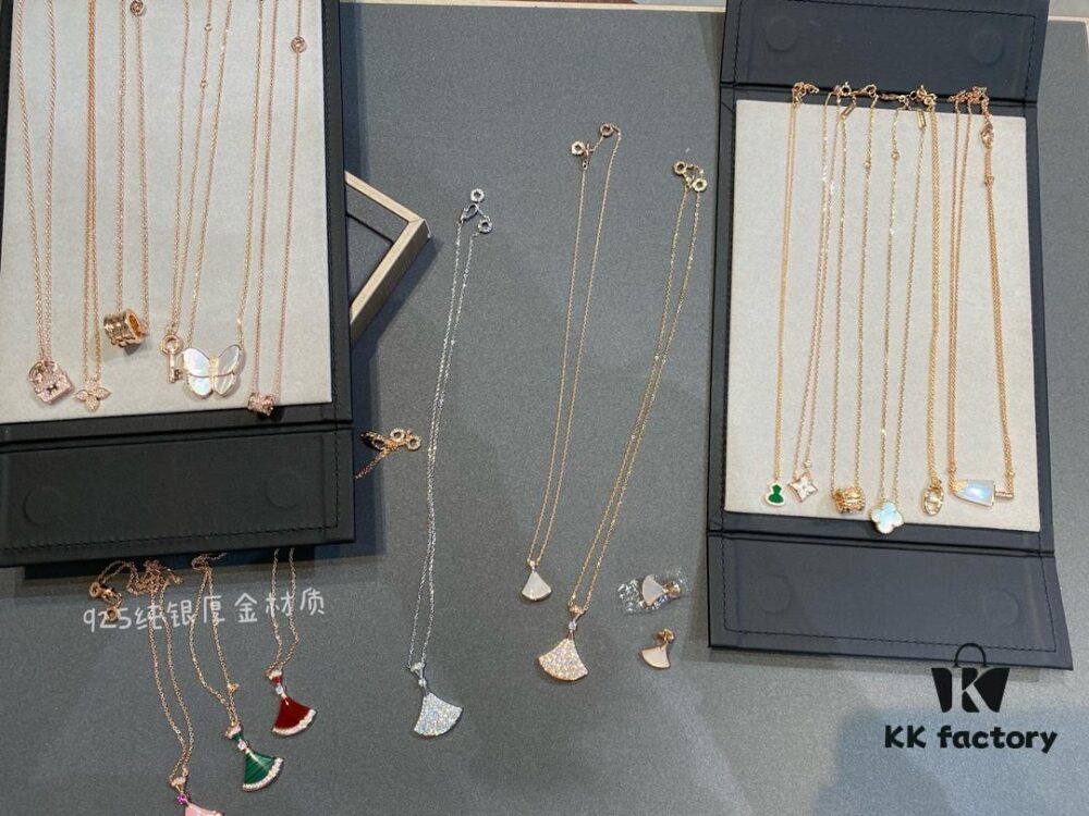 Exquisitely Crafted, Hand-Set Jewelry Technique