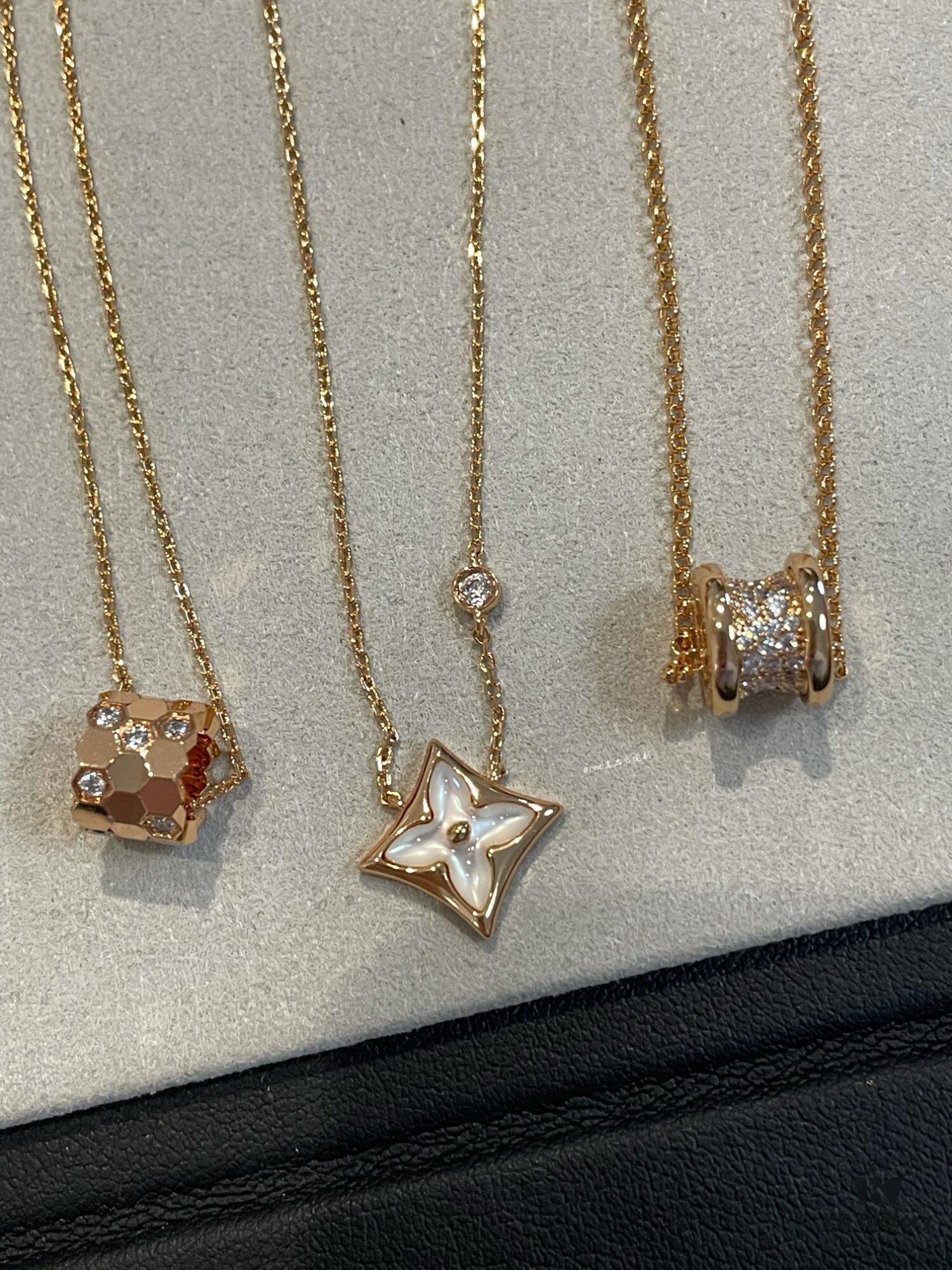 Bao Spring, Slim Waist, Honeycomb Small Cylinder Necklace