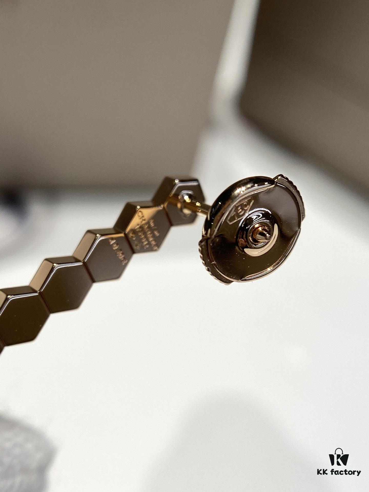 V Gold Material Shang* Honeycomb Earrings Long Style, Minimalist Design, Luxury Jewelry Custom