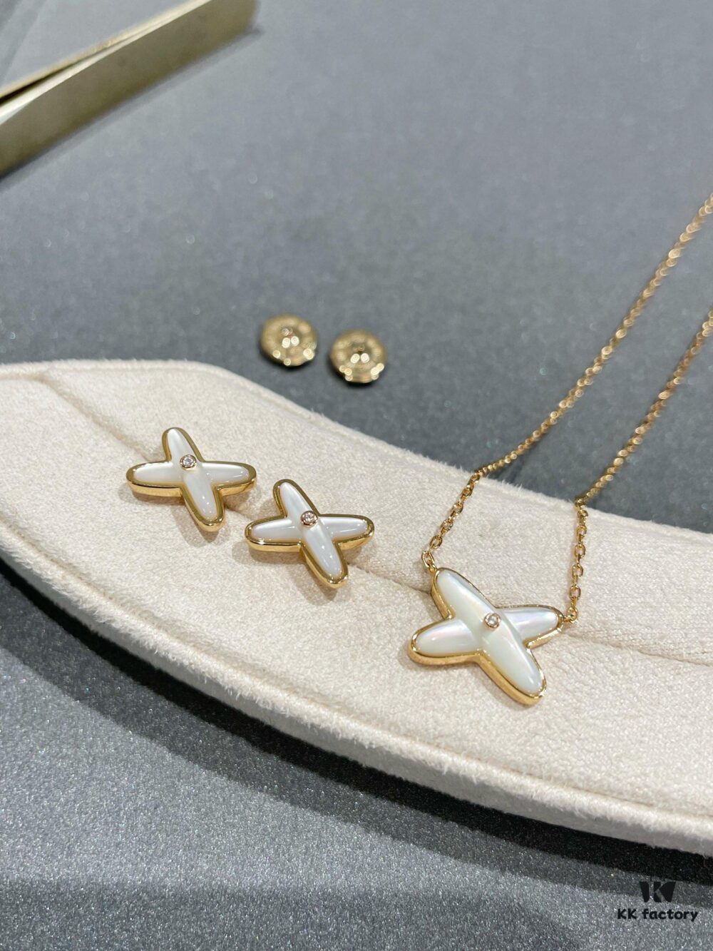 Cross Necklace and Stud Earrings Set, Ready Stock Available