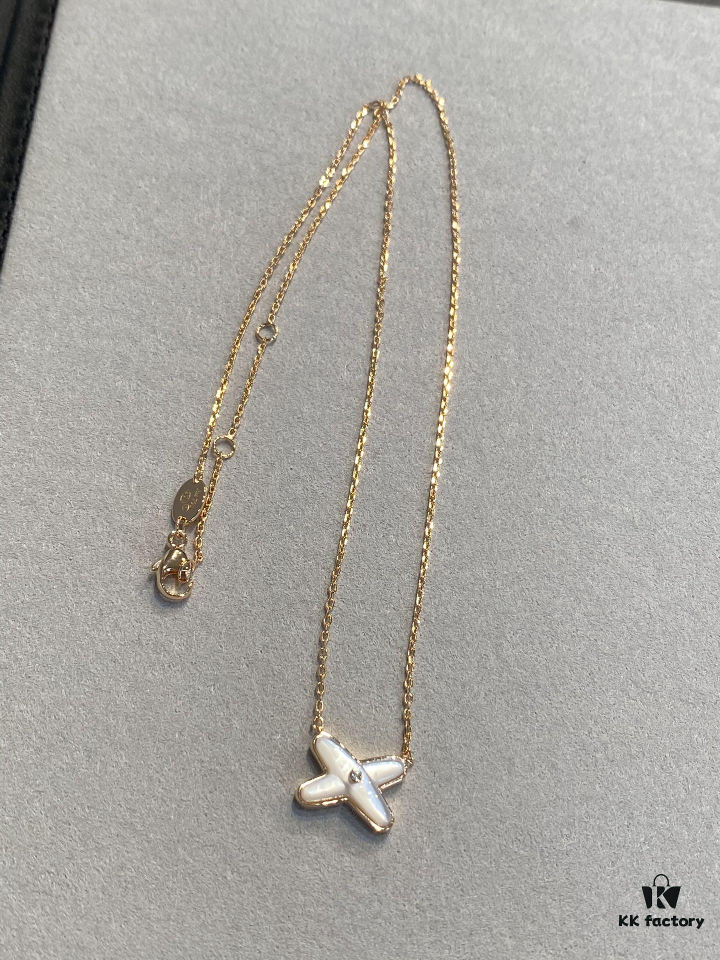 Cross Necklace in Rose Gold with White Shell, Chu Shang Mei Paris, Palladium Plated + 0.5 Version, 37.5-41.5cm, Full V-Gold with Natural Deep-Sea White Shell, Individually Carved Stone Setting, Center Inlaid with Premium Silicon Titanium Material