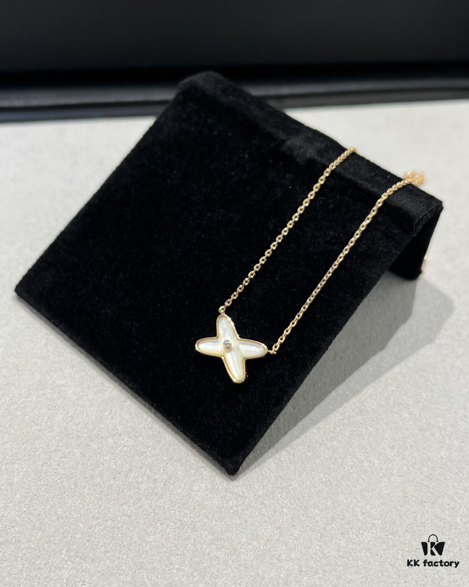 CHAUMET Liens Harmony Necklace in White Mother-of-Pearl, Rose Gold