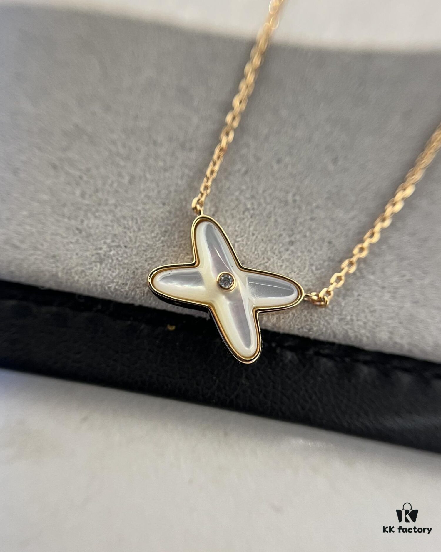 CHAUMET Liens Harmony Necklace in White Mother-of-Pearl, Rose Gold