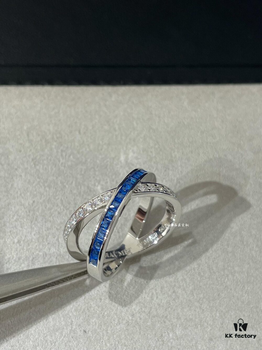 CHAUMET Paris Jeux de Liens Harmony Sapphire Cross Ring, Latest Design, Eye-Catching and Skin-Brightening Color