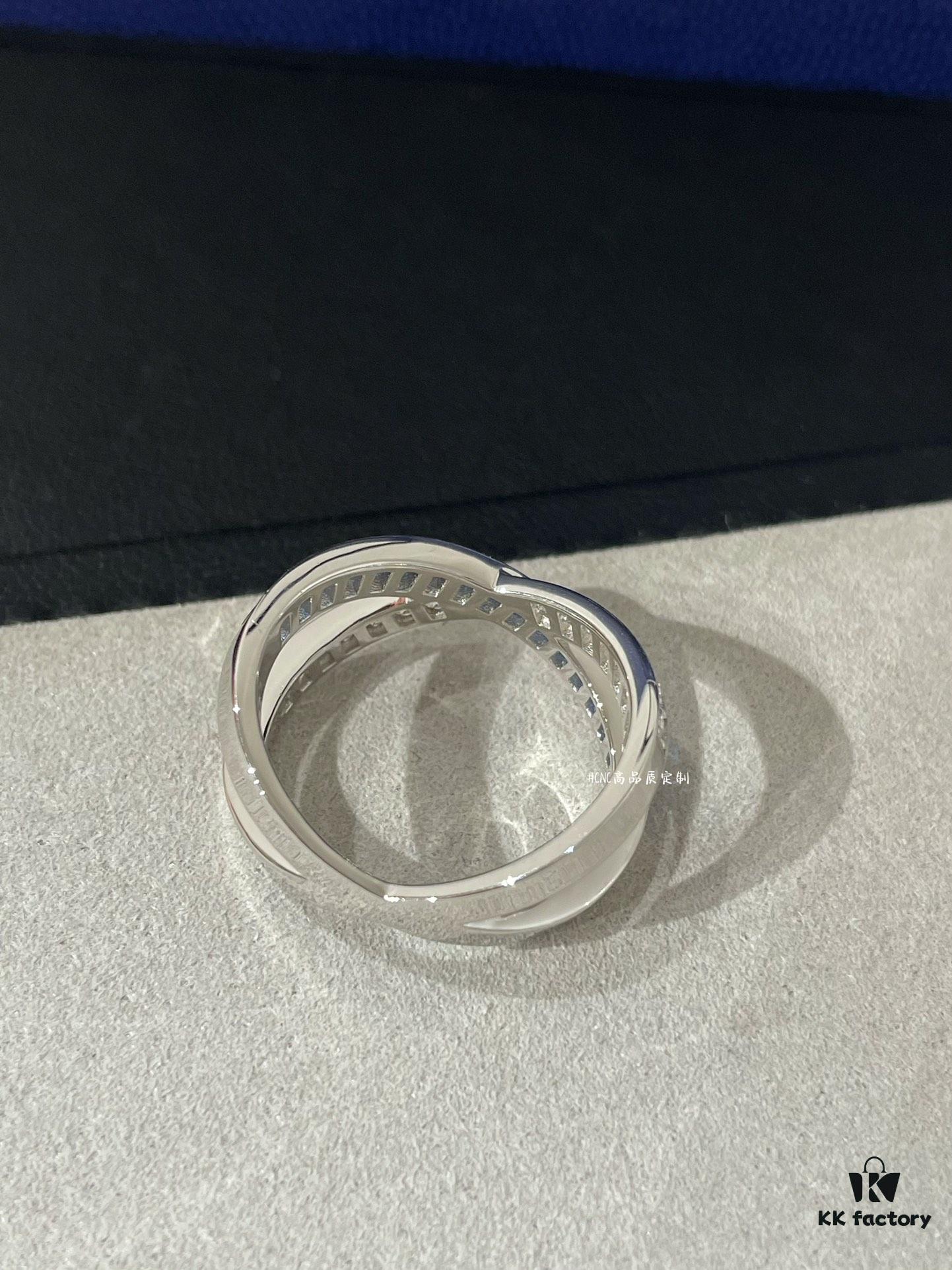 CHAUMET Paris Jeux de Liens Harmony Sapphire Cross Ring, Latest Design, Eye-Catching and Skin-Brightening Color