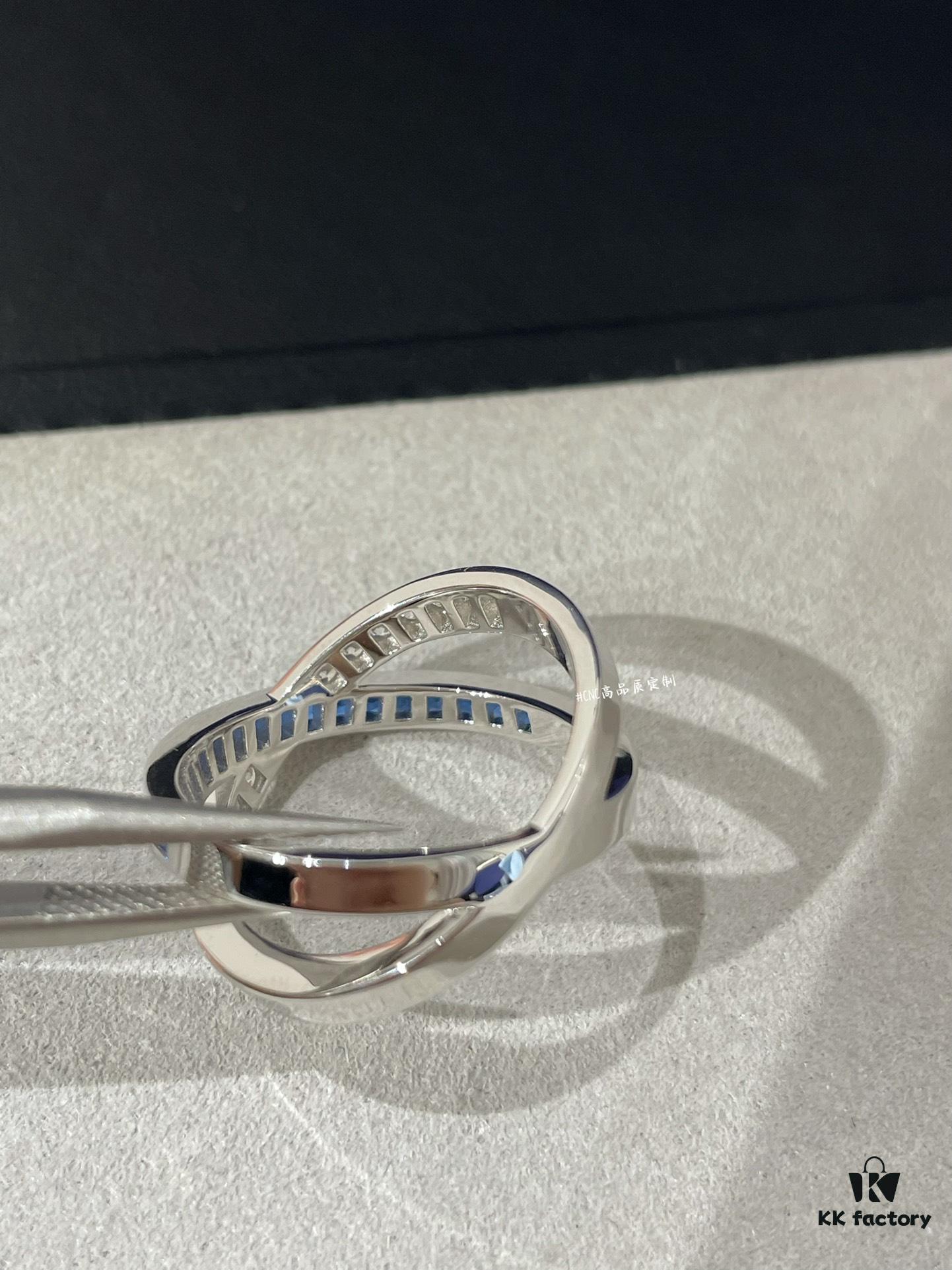 CHAUMET Paris Jeux de Liens Harmony Sapphire Cross Ring, Latest Design, Eye-Catching and Skin-Brightening Color