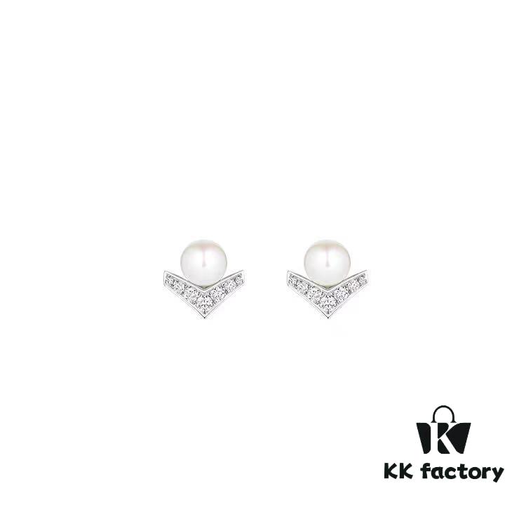 Shangmei V-Shaped Pearl Stud Earrings, Custom-Engraved for Your Love, Exquisite Micro-Pavé Craftsmanship