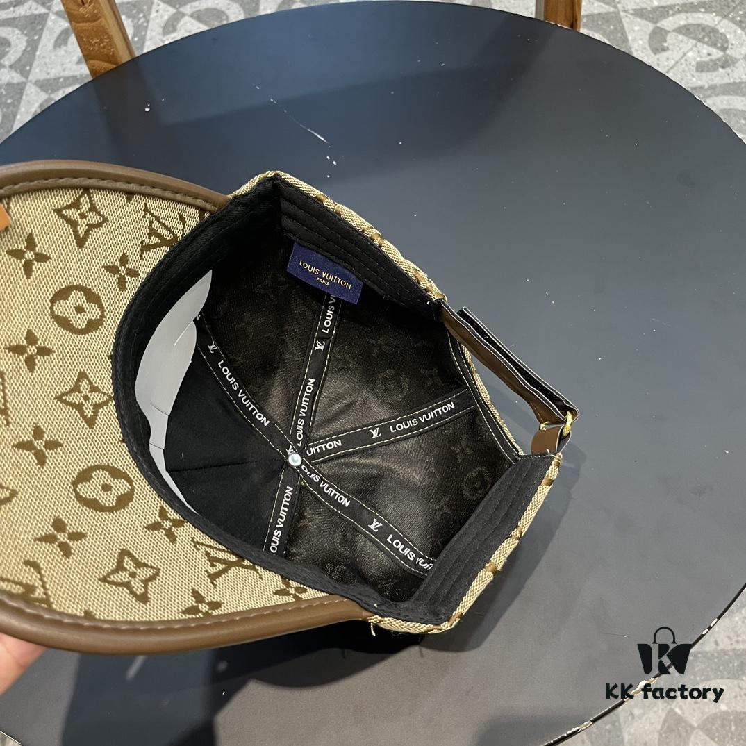 LV (Louis Vuitton) New Original Single Baseball Cap, Monogram Canvas Combined Design, 1:1 Mold Customized, Premium Canvas Fabric with Store-Grade Monogram Leather, Heavy Embroidery, Exquisite Craftsmanship