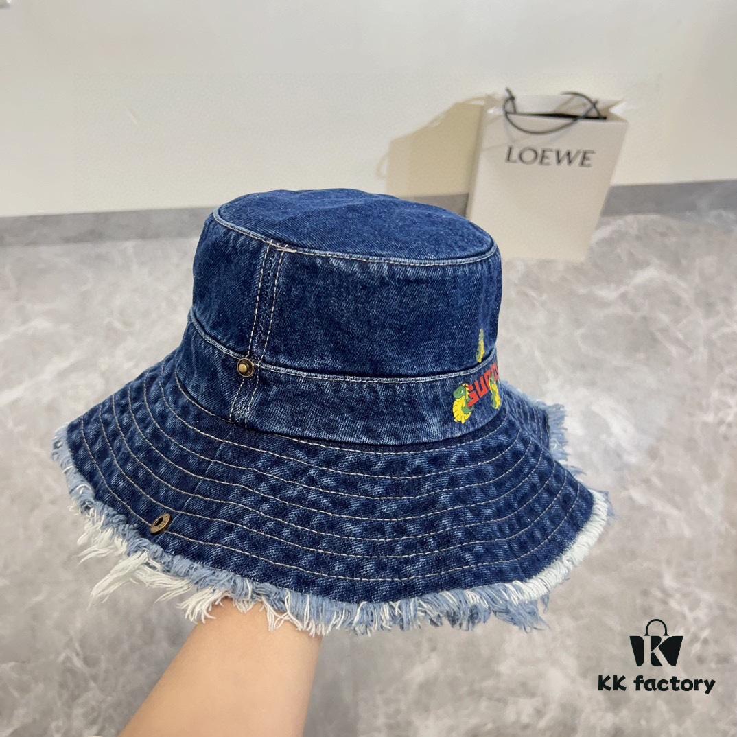 Gucci 2024 Spring New Arrival Denim Fisherman Hat, Unisex Fashion Style with Chinese Dragon Year Design Element