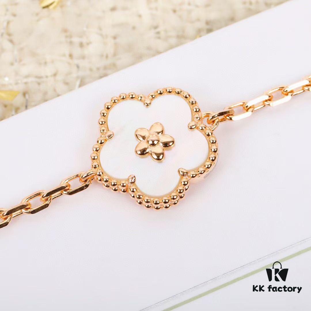 Top-tier VCA-style Ladybug Bracelet Z+, Genuine Jewelry-Grade ZP, Customizable in Real Gold and Diamonds, Only Authentic ZP Real Gold Version, Superior to All Other Gold Products on Market! Lucky Spring Collection Features Ladybugs and Floral Motifs, Celebrating Van Cleef & Arpels' Beloved Theme of Spring Rebirth