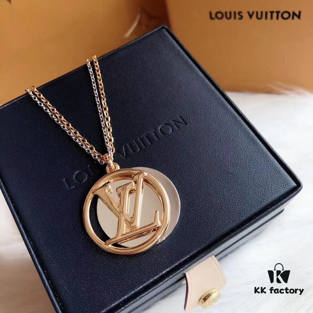 LV Louis Vuitton 2019 Fall/Winter New Arrival Circle LV Letter Two-Tone Double-Layer Necklace, Sweater Chain, Long Chain, Premium Materials Matching Original Quality, Ultra-Precise Craftsmanship! Must-Have Item, Stunning Look, Highly Recommended 🤗83557085