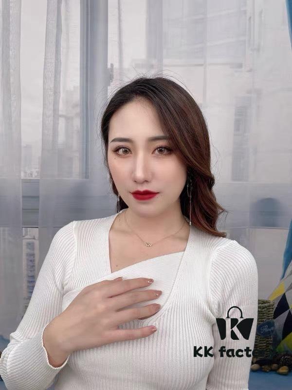 New Arrival ❤️ HEFANG Jewelry Cute Little Tiger Peach Blossom Tiger Necklace ✨ Wearing Effect Image