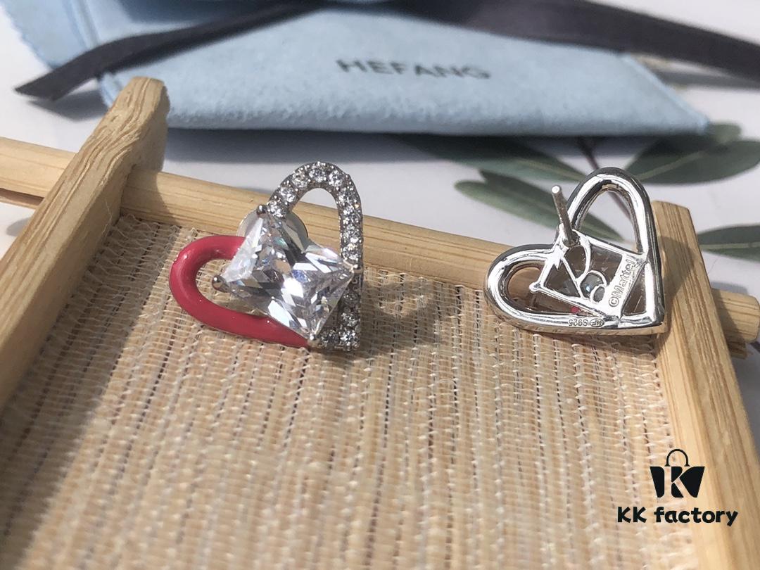 HEFANG Barbie Sweetheart Earrings in Barbie Pink