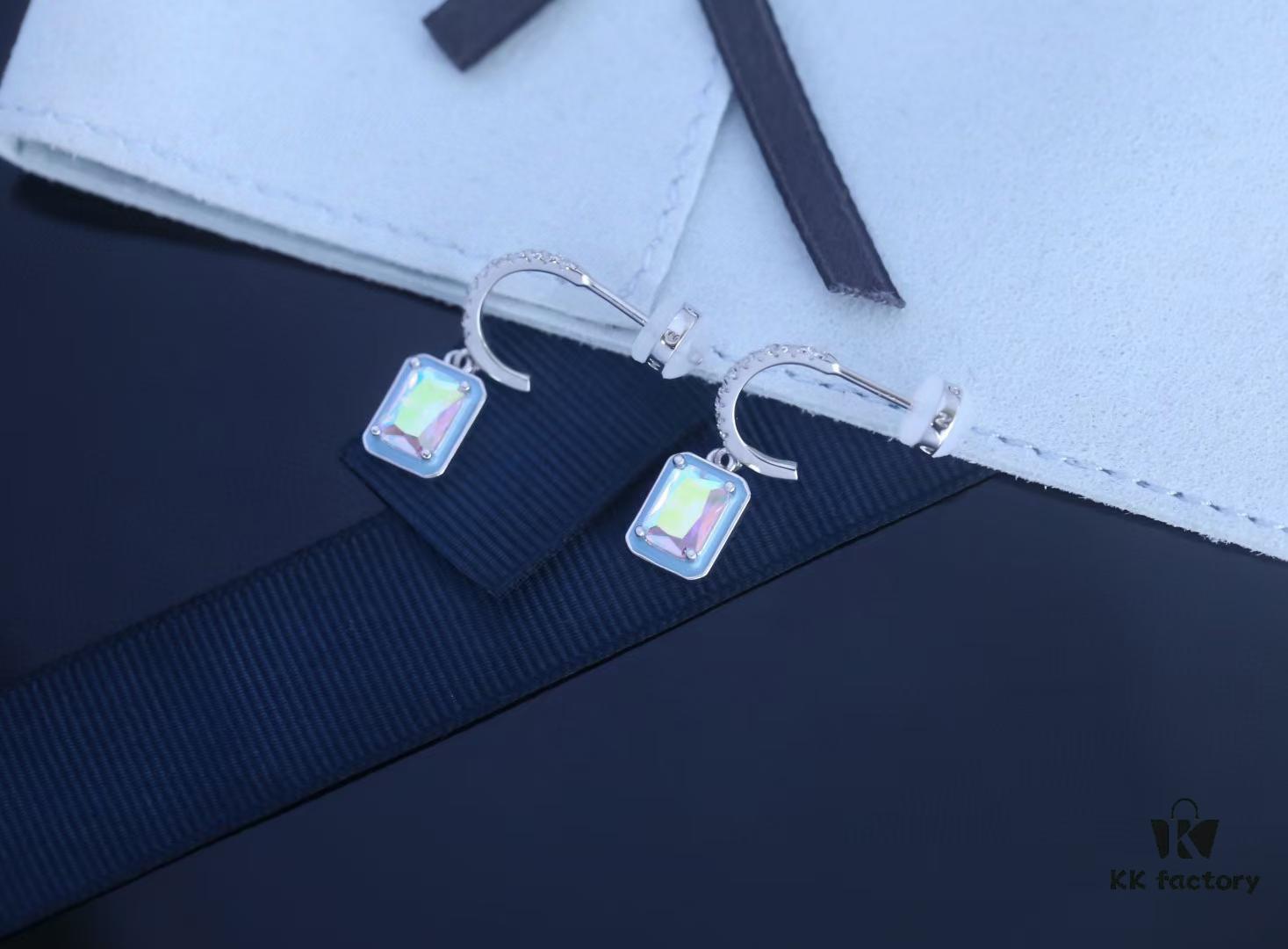 Elegant Aurora Stone Pendant with Sky Blue Low-Temperature Enamel and Micro-Paved Zirconia