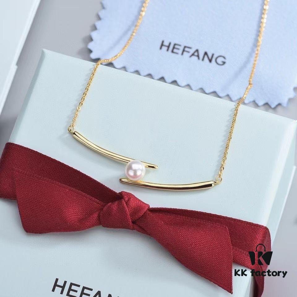 He Fang Chopstick Collar Necklace, Lightweight Luxury Minimalist Design with Lustrous Freshwater Pearl, Chic and Versatile Accessory