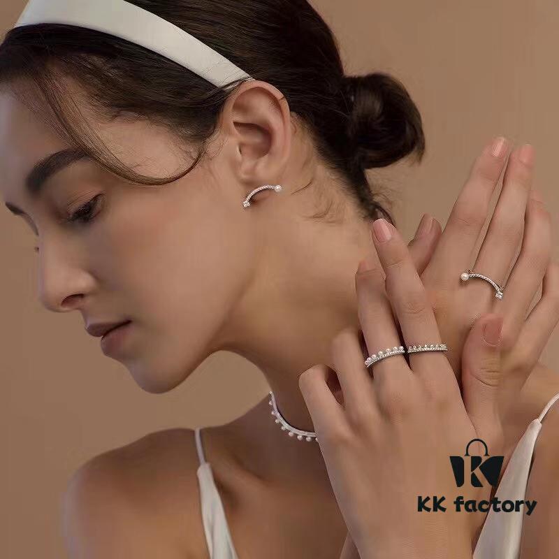 Hefang 925 Sterling Silver Balance Series Pearl Smile Stud Earrings