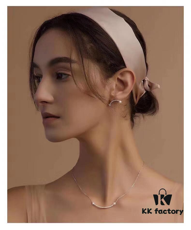 Hefang Jewelry Balance Series Pearl Smile Necklace, 925 Sterling Silver Ins-Style Elegant Smile Pendant Collar Chain