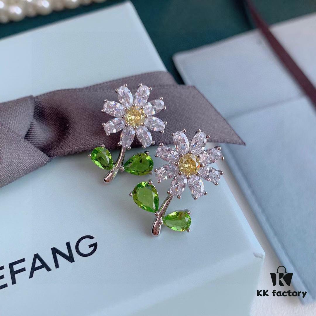 HEFANG Most Popular Anti-Allergy Flower Stud Earrings