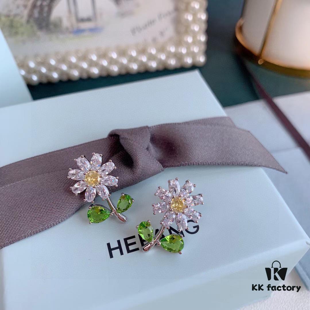 HEFANG Most Popular Anti-Allergy Flower Stud Earrings