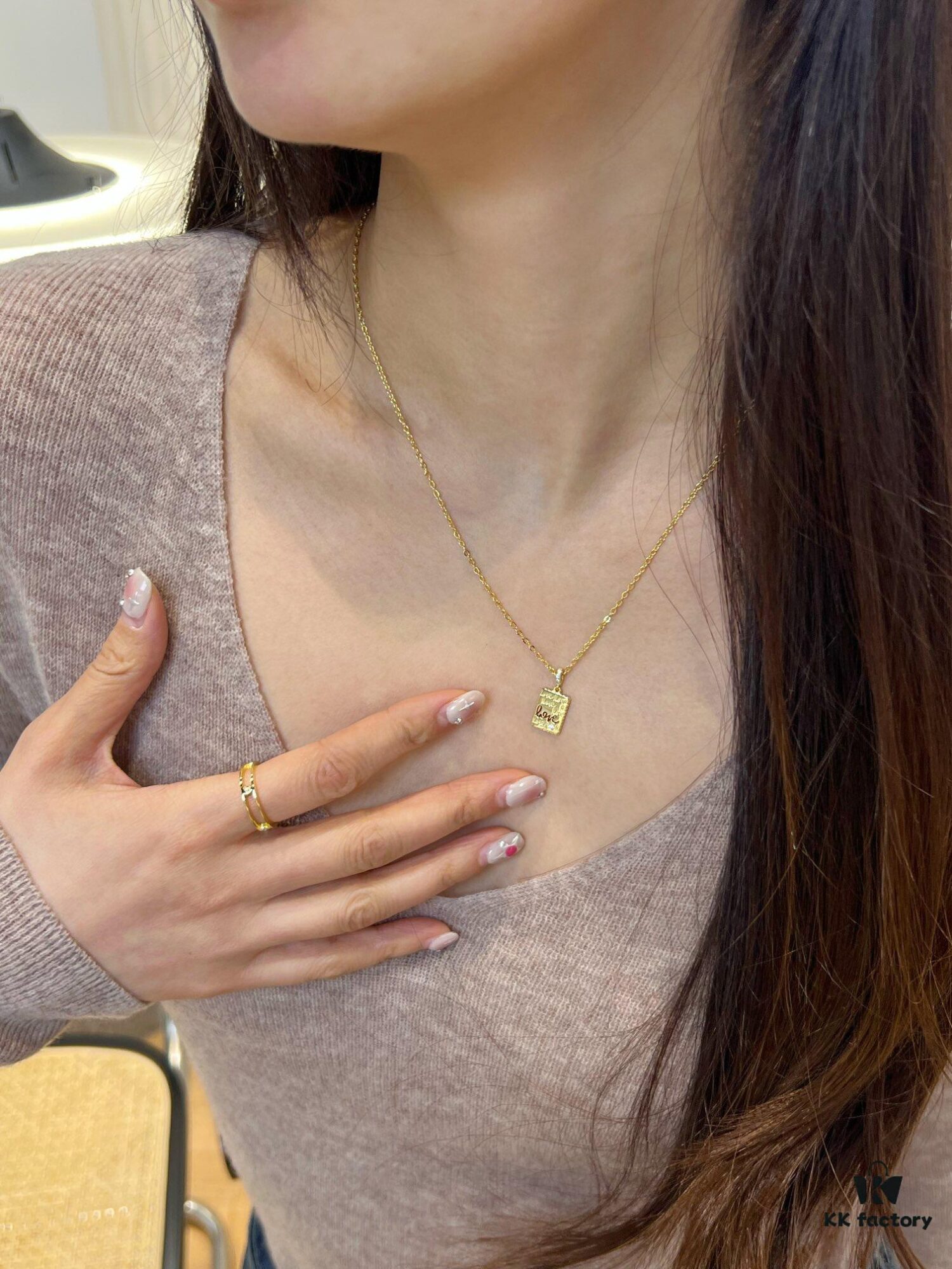 Must-have heart-shaped lock necklace for a fairy-like look! Exudes elegant and graceful charm!