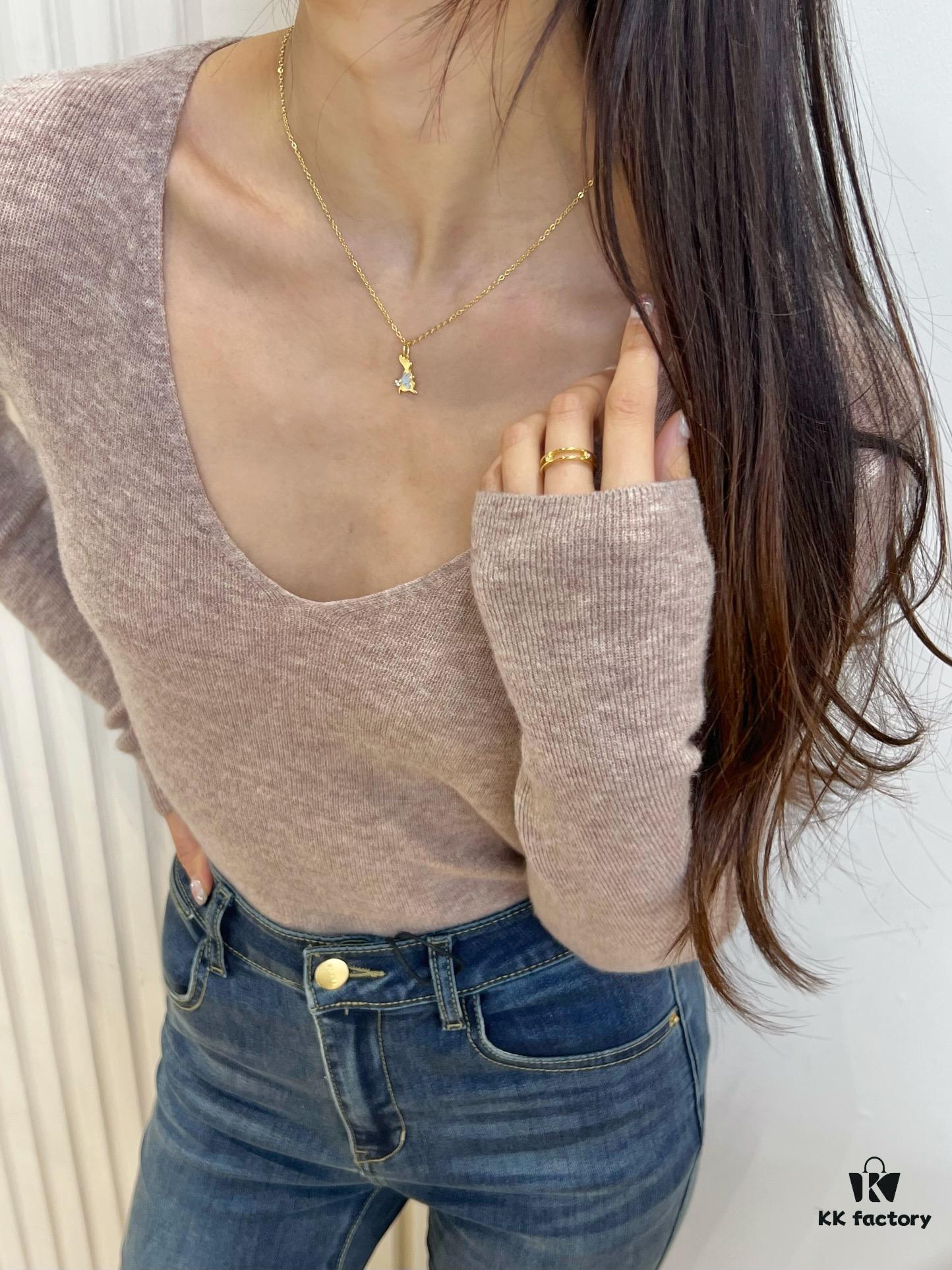 Model Wearing Item Photo Set ①