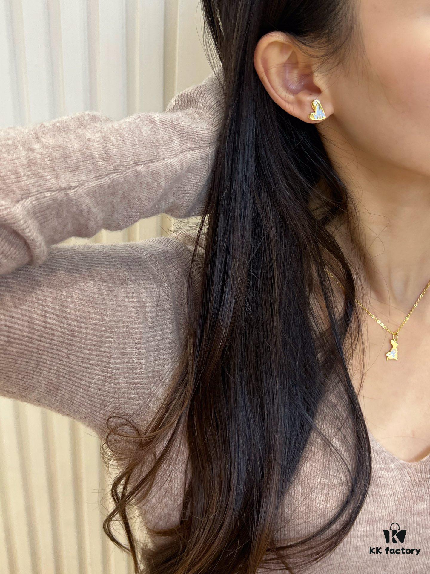 Model Wearing Item Photo Set ①