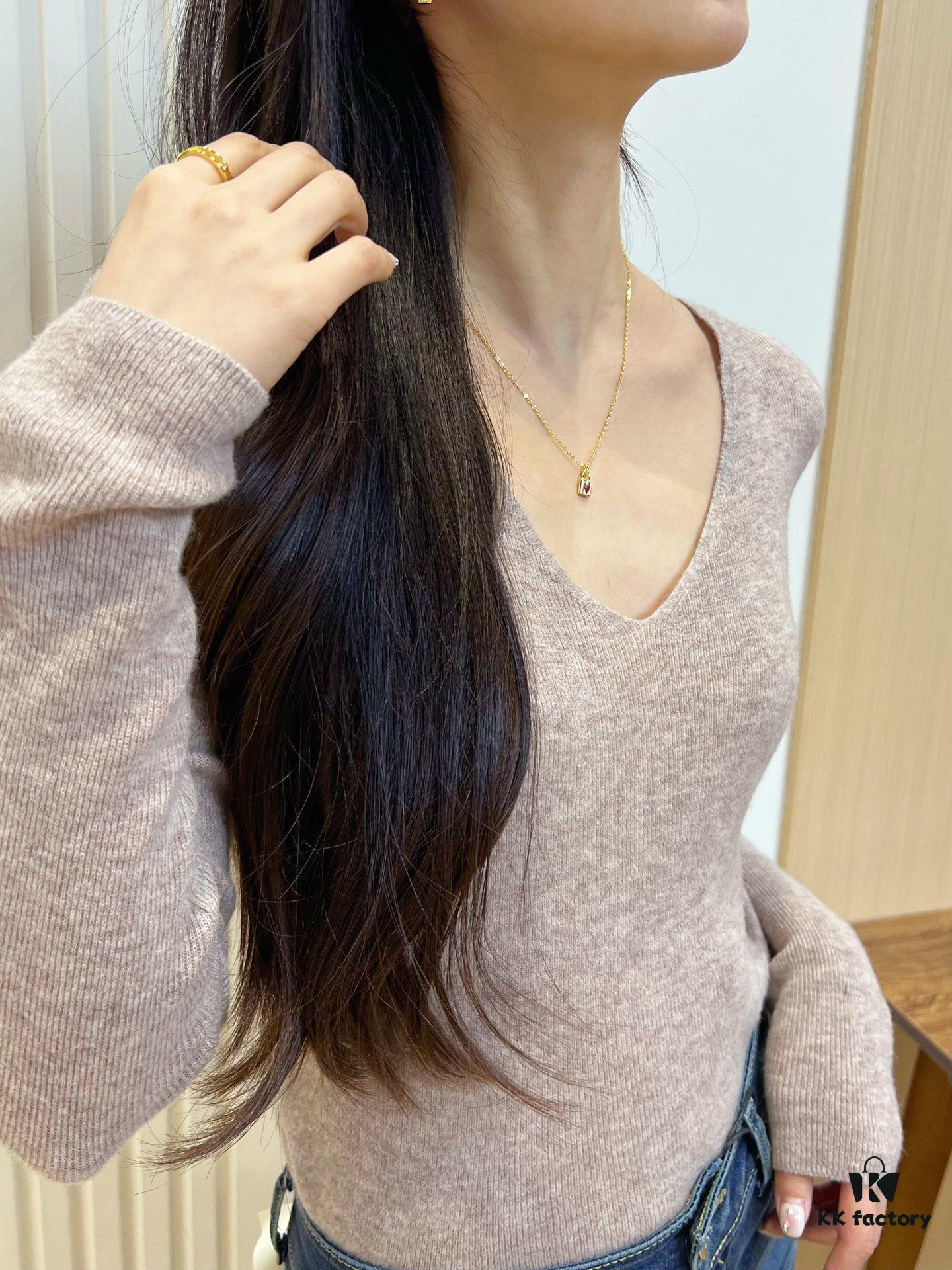 Must-have heart-shaped lock necklace for a fairy-like look! Exudes elegant and graceful charm!