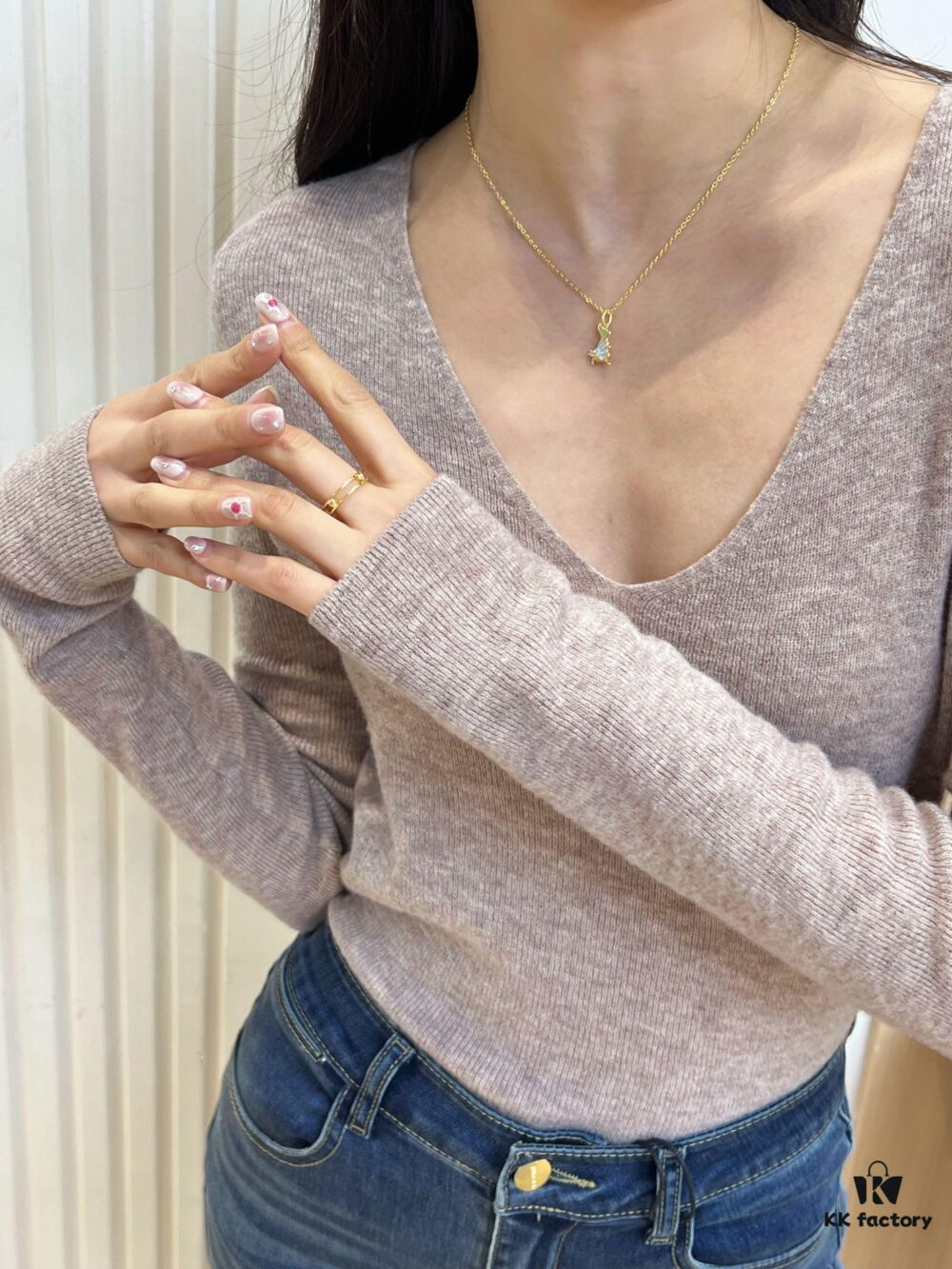 Model Wearing Item Photo Set ①