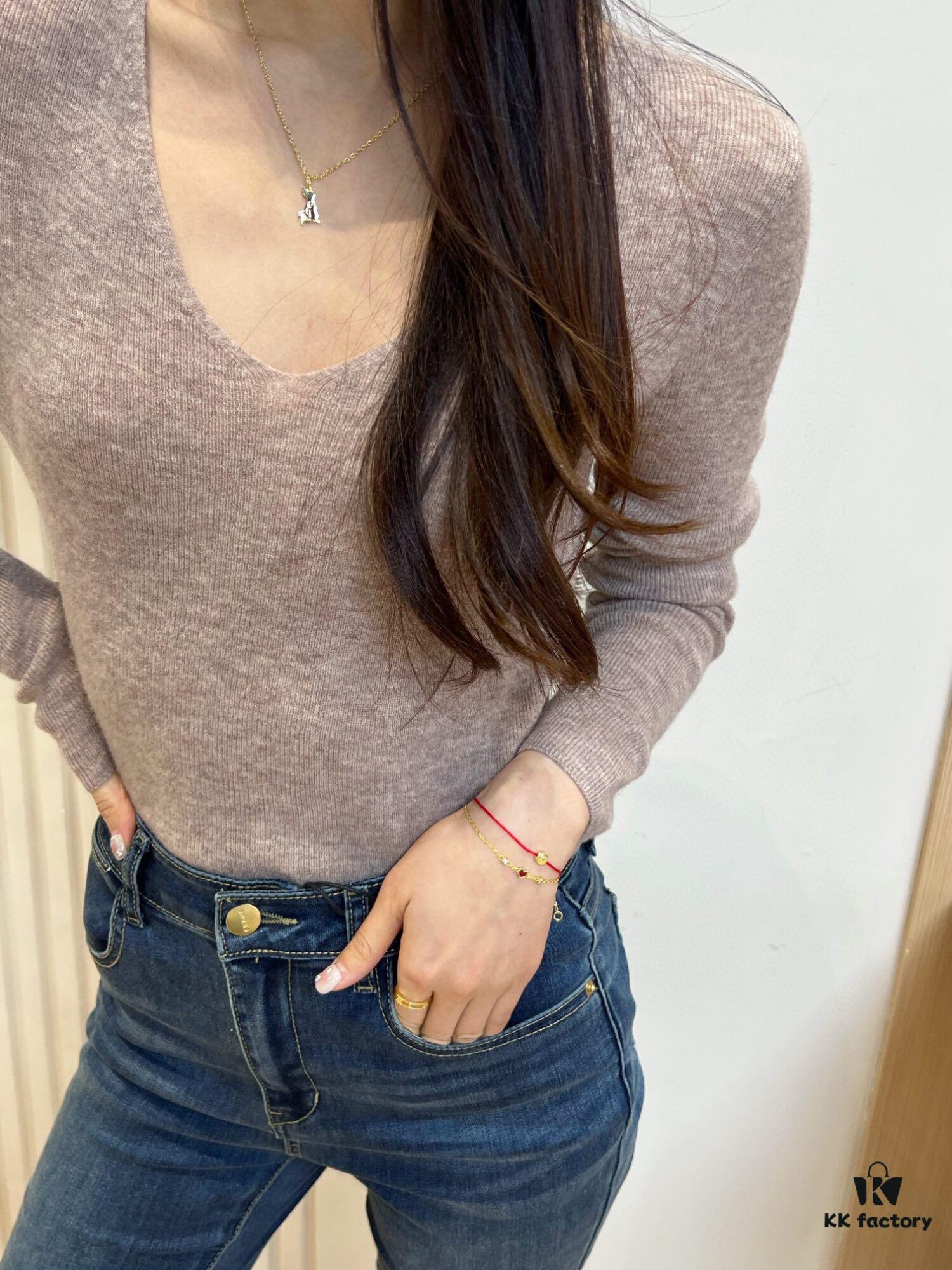 Model Wearing Item Photo Set ①