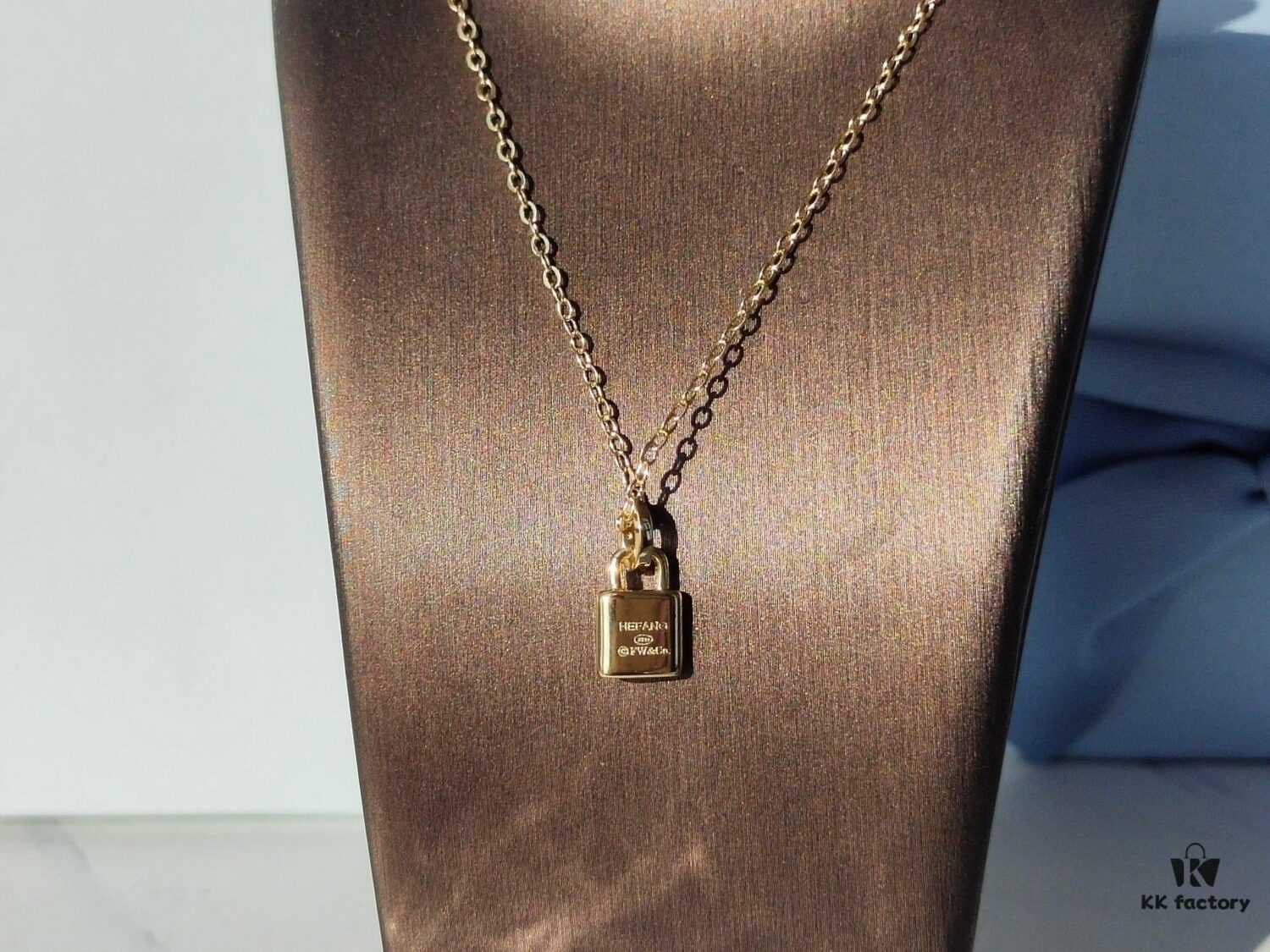 HEFANG He Fang Bidetu Declaration Lock Necklace