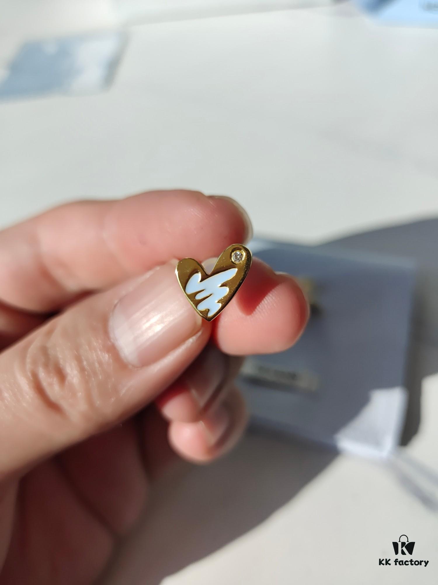 HEFANG Artistic Béatrice Rabbit Oil-Painted Heart Stud Earrings