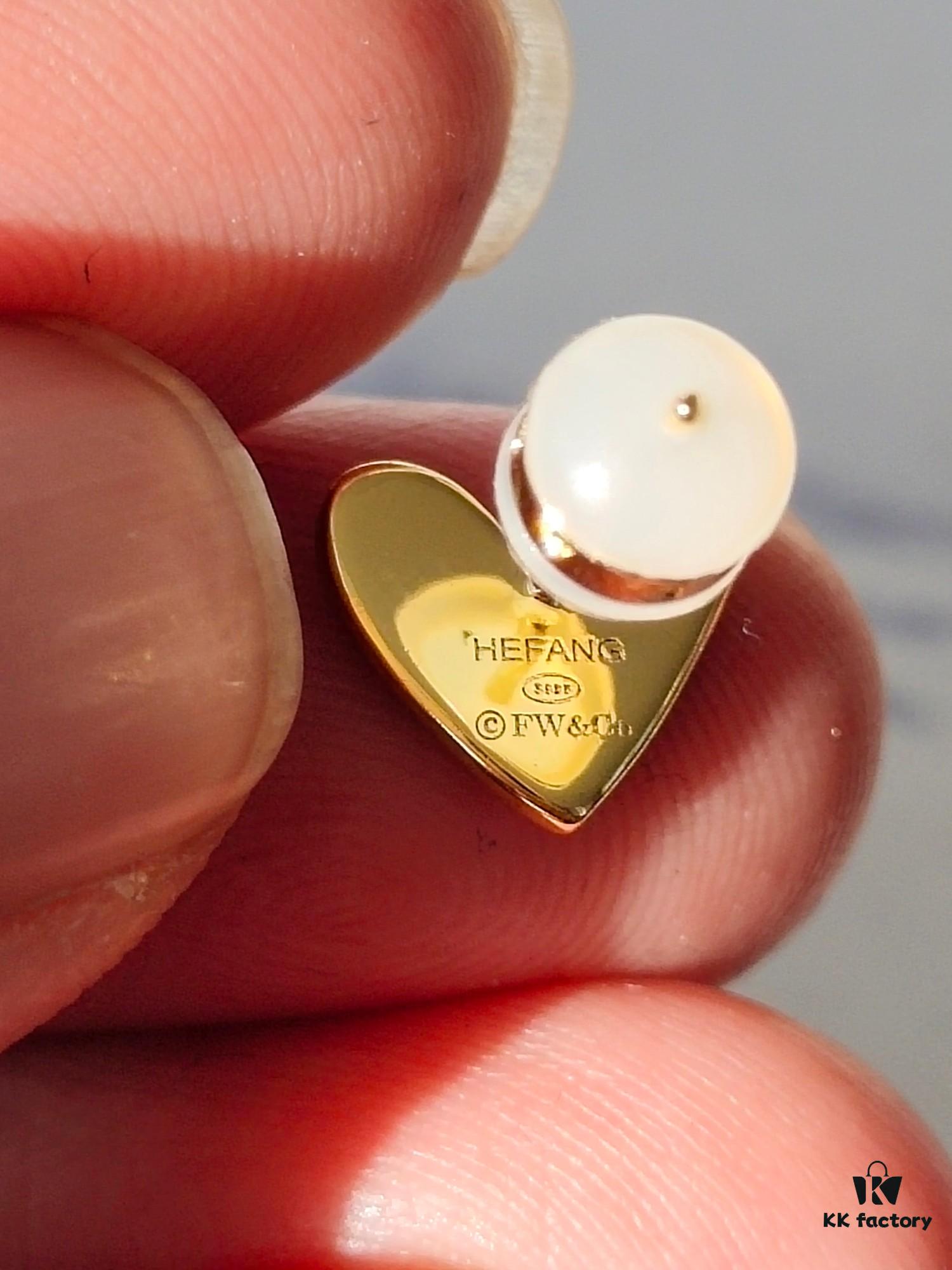 HEFANG Artistic Béatrice Rabbit Oil-Painted Heart Stud Earrings