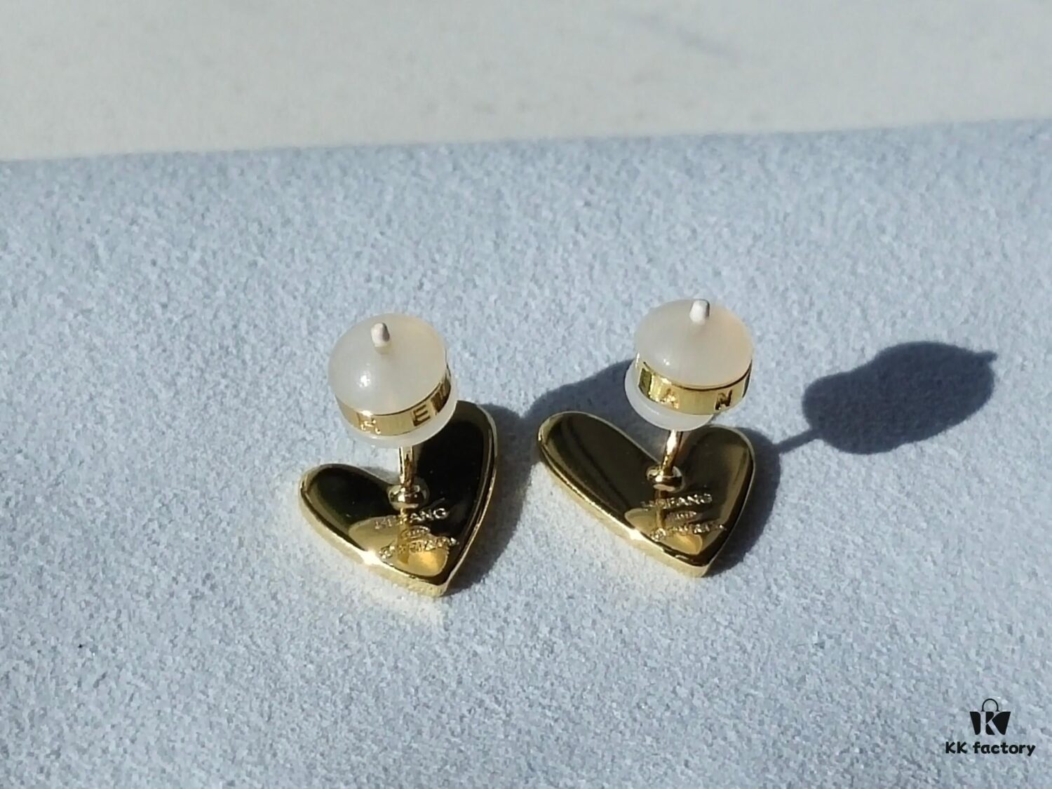 HEFANG Artistic Rabbit Love Heart Enamel Stud Earrings
